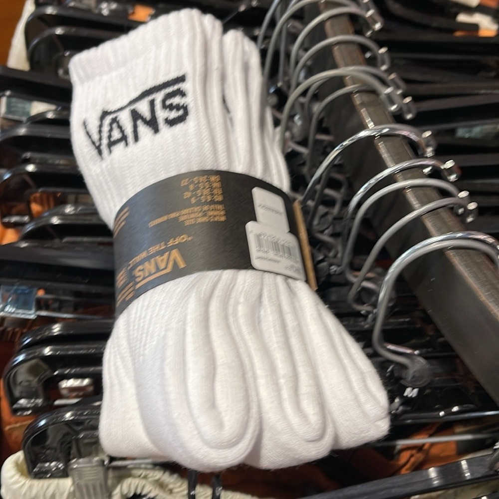 Vans Socks 3 pairs set CREW VANS.
"OFF THE WALL" White/White
NWT - Picture 11 of 16